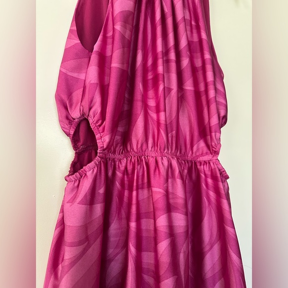 Size 4 Women’s Taylor Pink Halter Maxi Dress - Picture 3 of 6
